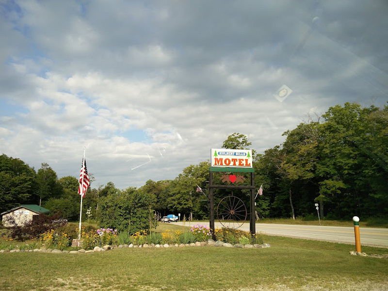 Hulbert Hills Motel - Photo From Web